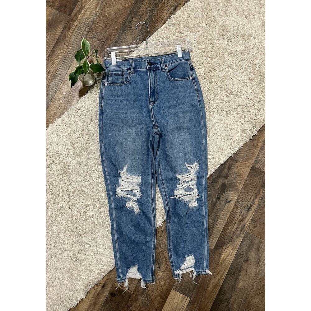 American Eagle 0 X-Short Medium Wash Distressed Frayed Ankle High-Rise Mom Jeans